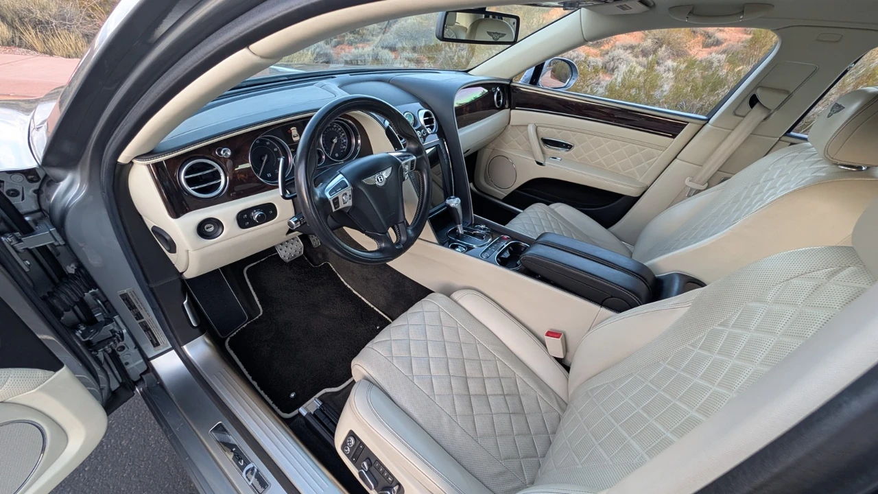 2017 Bentley - Image 20 of 31