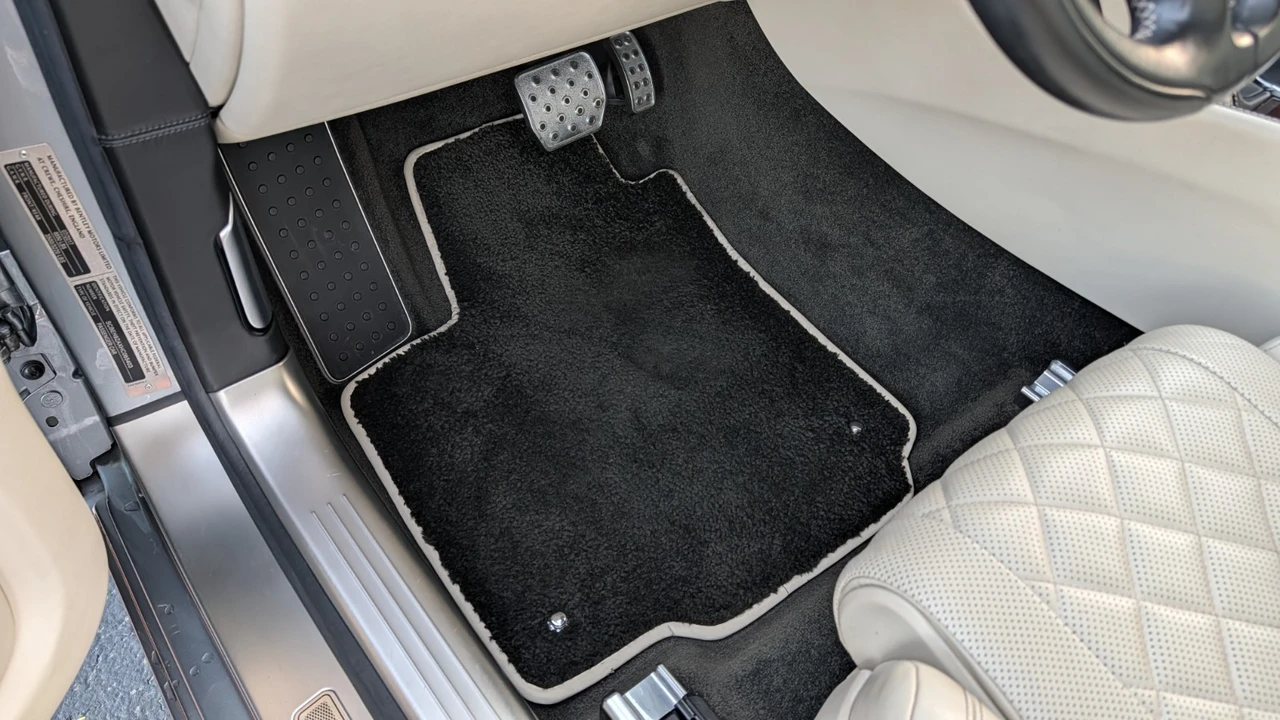 2017 Bentley Continental - Image 28 of 31