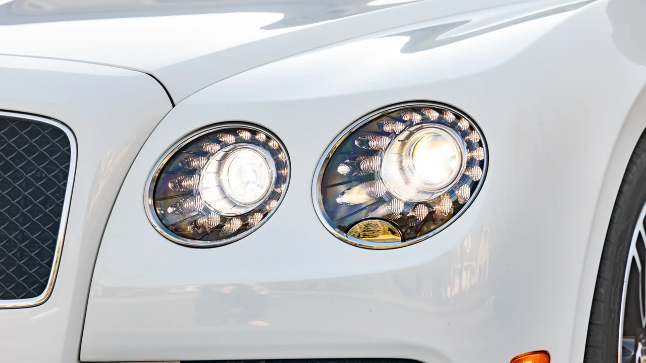 2017 Bentley Continental - Image 11 of 31