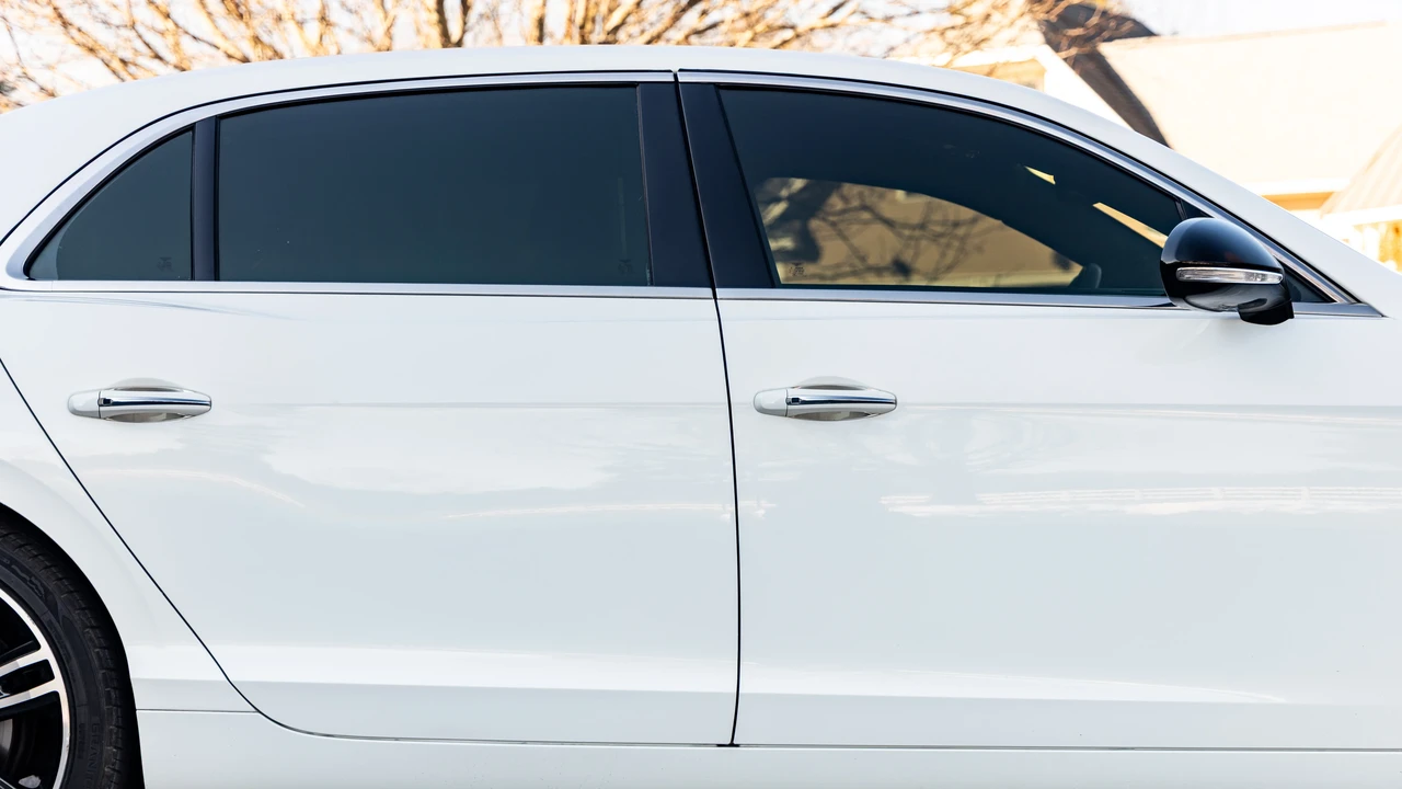 2017 Bentley Continental - Image 29 of 31