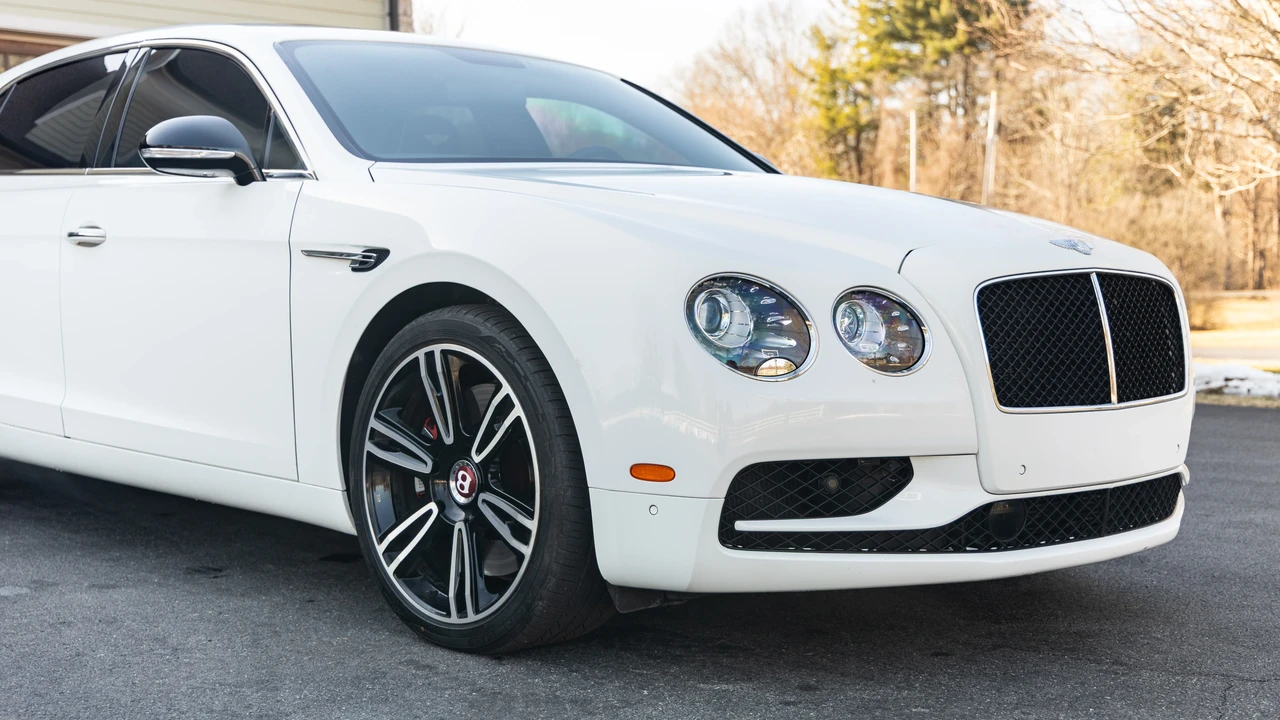2017 Bentley Continental - Image 18 of 31