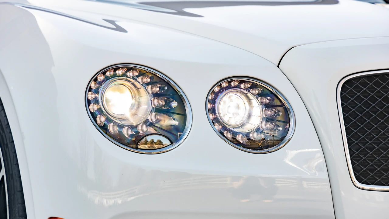 2017 Bentley Continental - Image 10 of 31