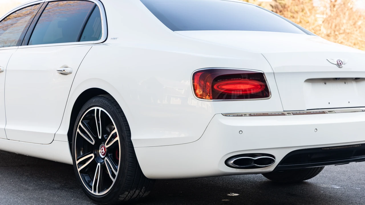 2017 Bentley Continental - Image 20 of 31