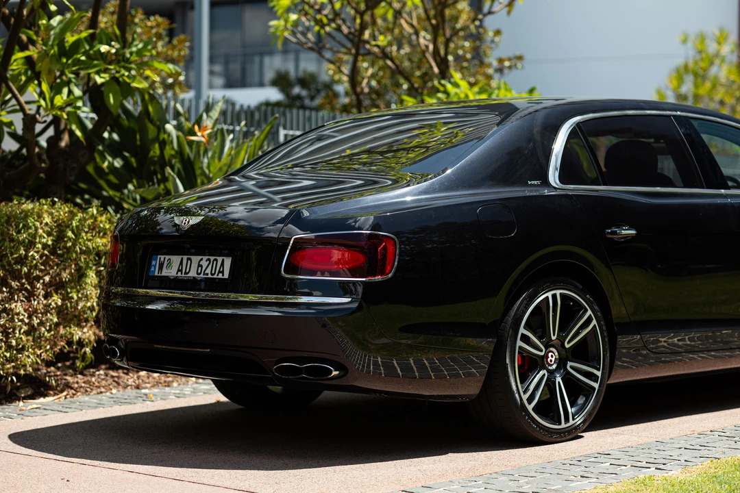 2017 Bentley Continental Flying Spur - Image 28 of 31