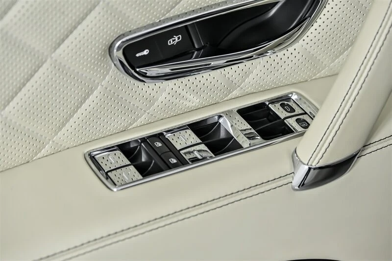2017 Bentley Continental Flying Spur - Image 19 of 21