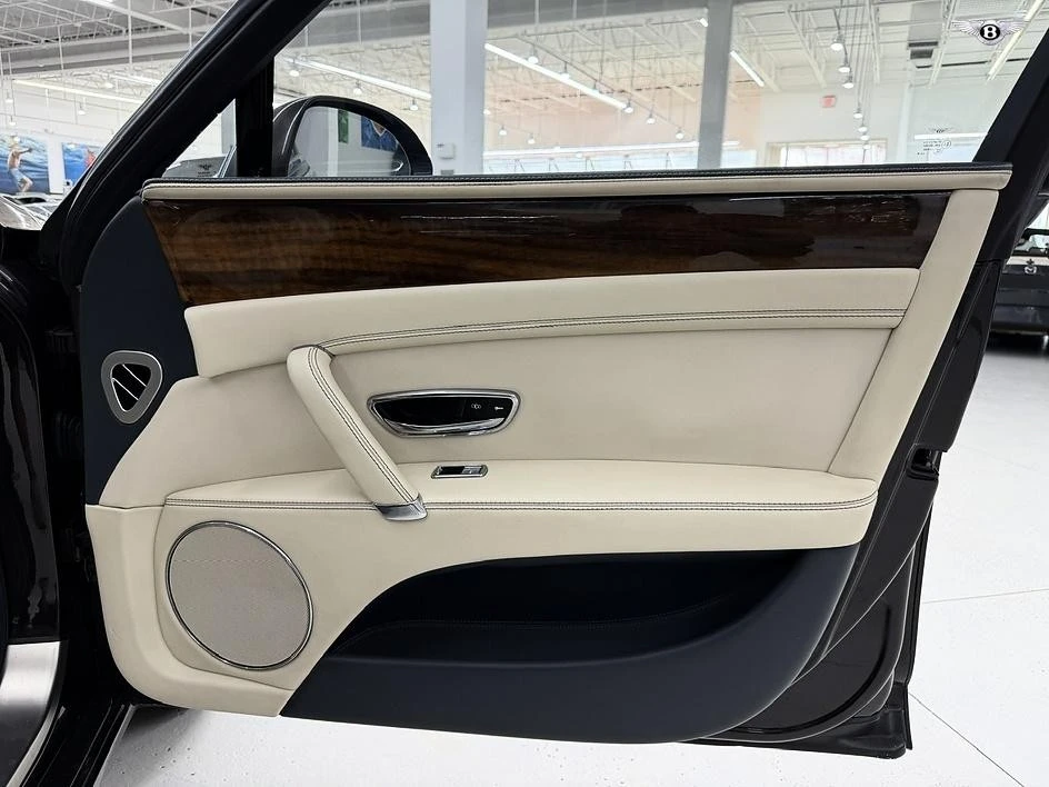 2017 Bentley Continental Flying Spur - Image 28 of 31