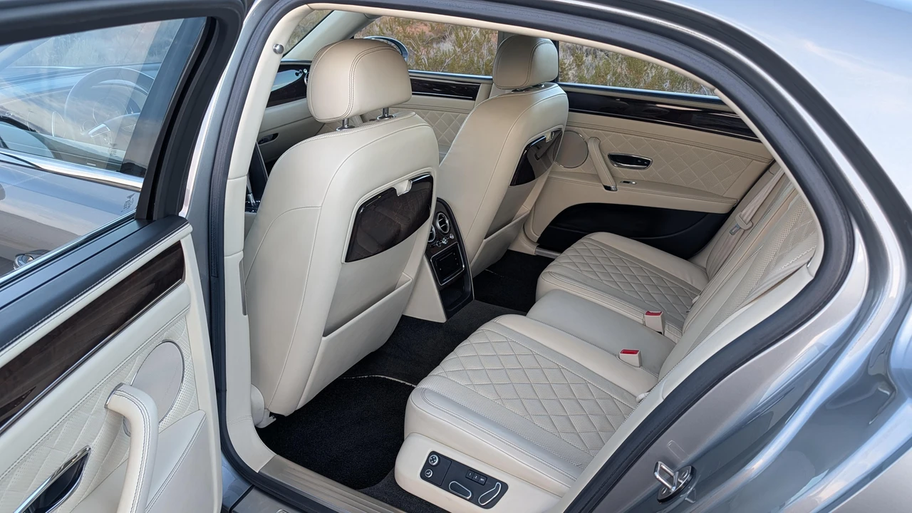 2017 Bentley Continental - Image 30 of 31