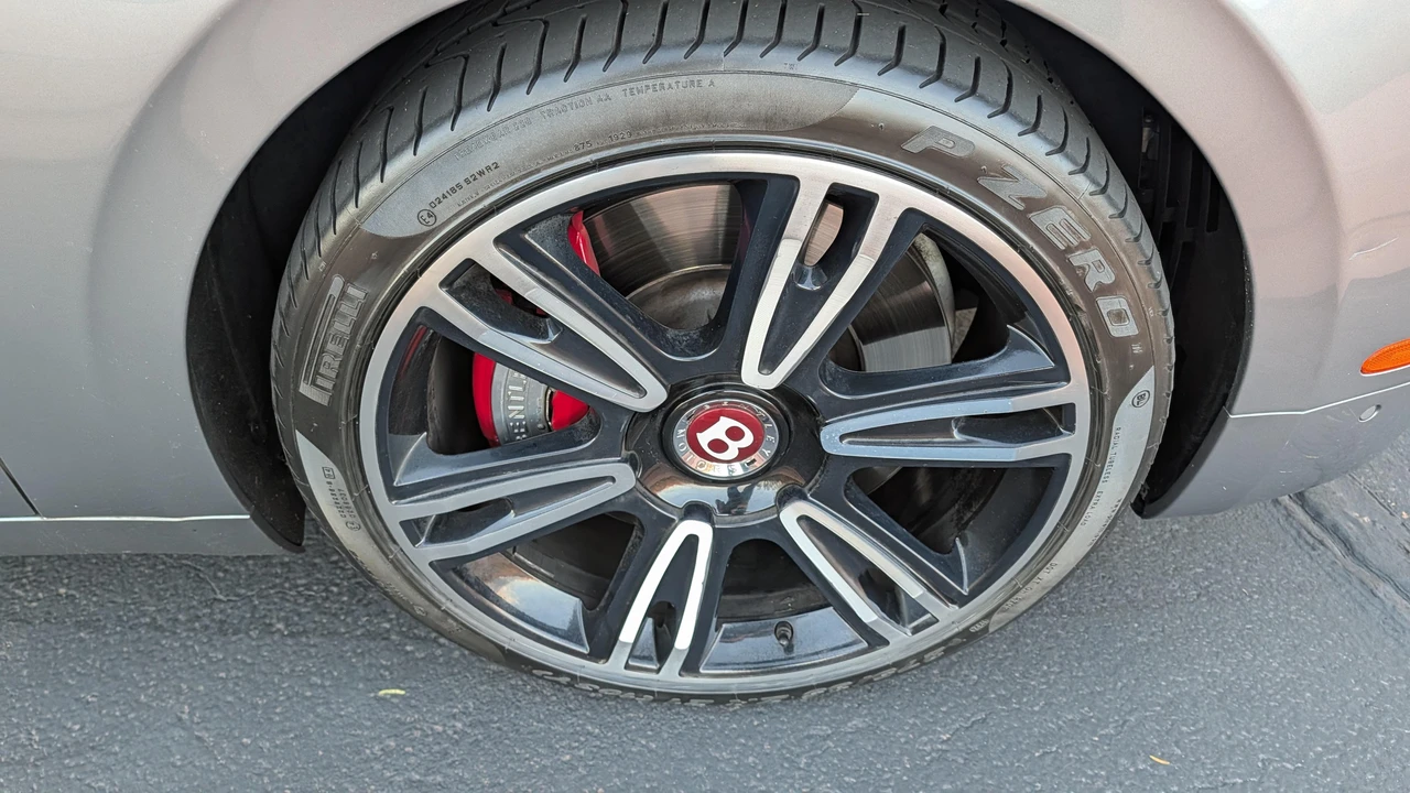 2017 Bentley Continental - Image 24 of 31