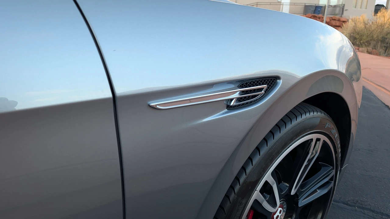 2017 Bentley Continental - Image 16 of 31