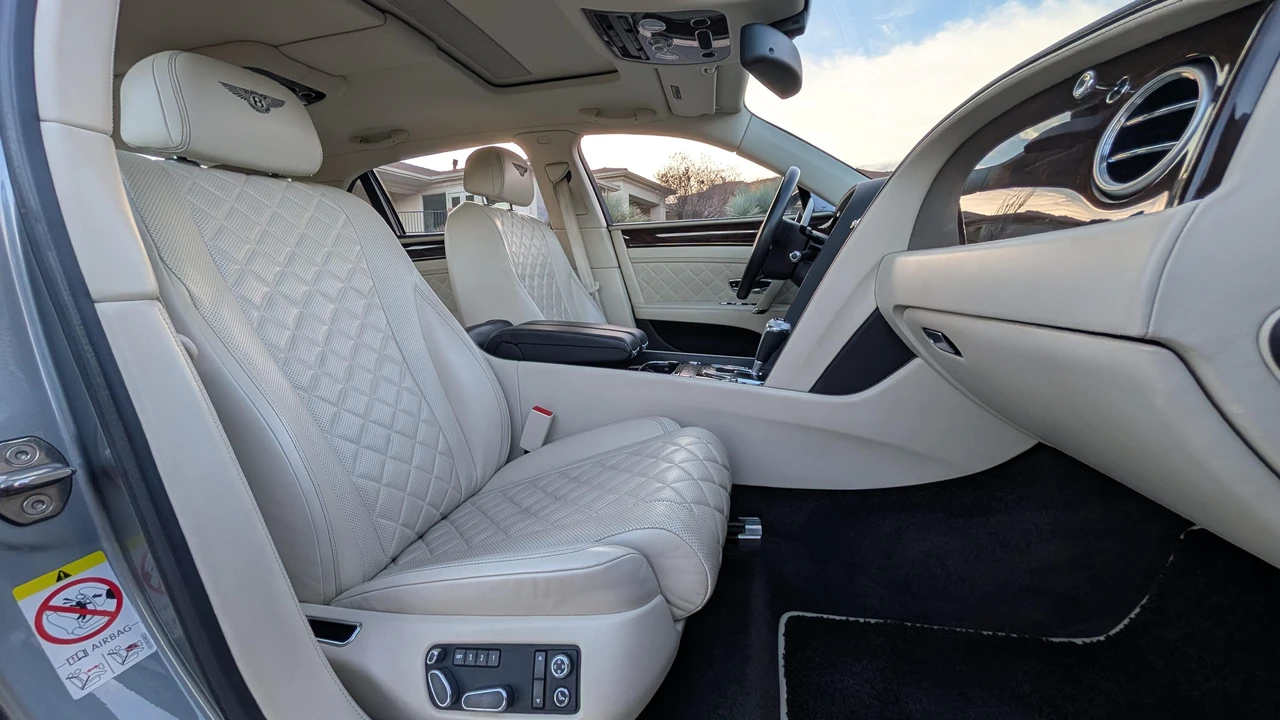 2017 Bentley Continental - Image 29 of 31