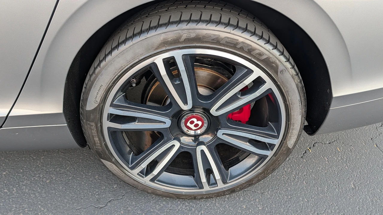2017 Bentley Continental - Image 22 of 31