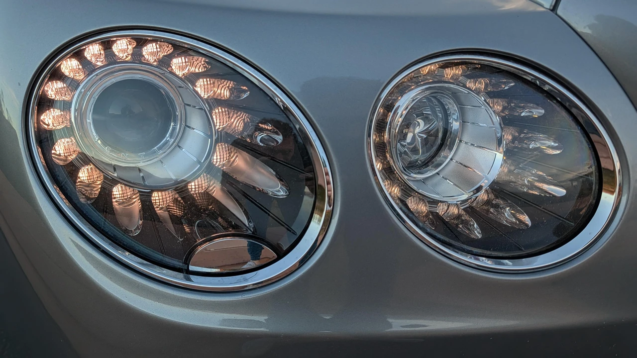 2017 Bentley Continental - Image 10 of 31