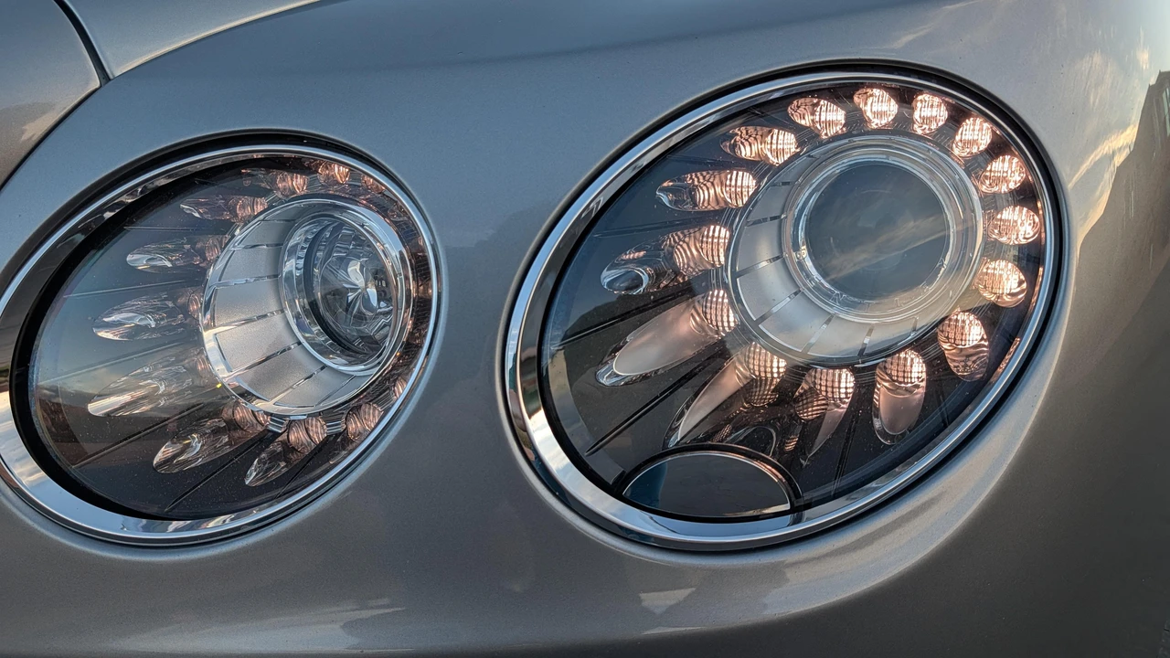 2017 Bentley Continental - Image 12 of 31