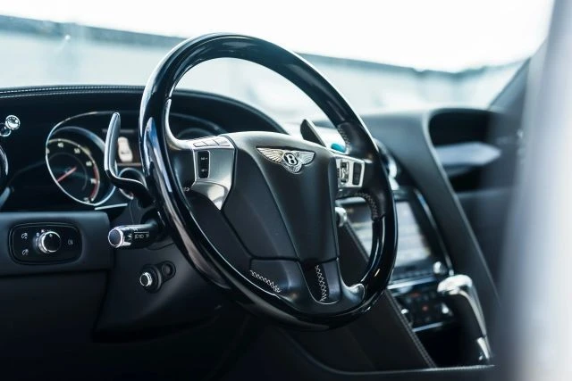 2017 Bentley Continental - Image 29 of 31