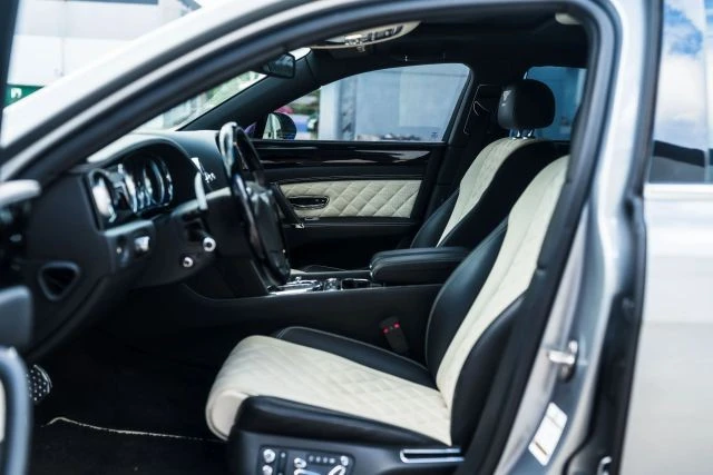 2017 Bentley Continental - Image 26 of 31