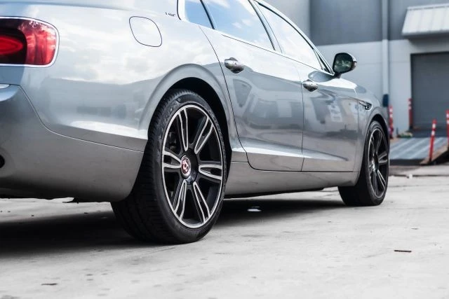 2017 Bentley Continental - Image 20 of 31