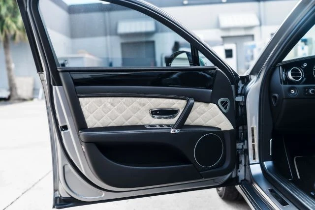 2017 Bentley Continental - Image 30 of 31