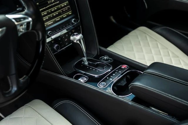 2017 Bentley Continental - Image 28 of 31