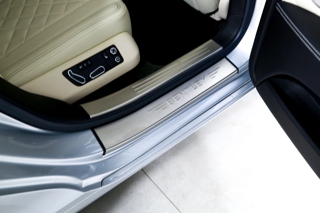2017 Bentley Continental - Image 25 of 31