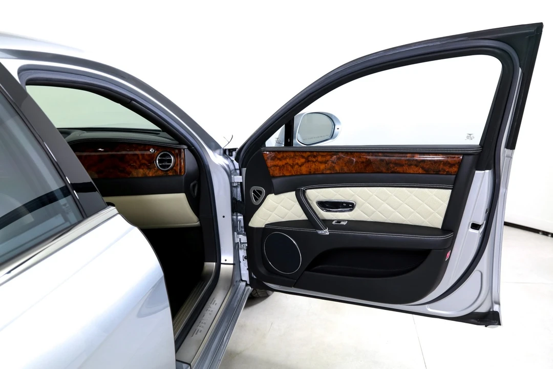 2017 Bentley Continental - Image 26 of 31