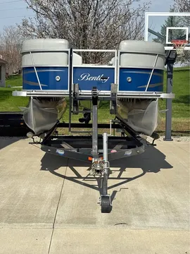 2017 Bentley Pontoon