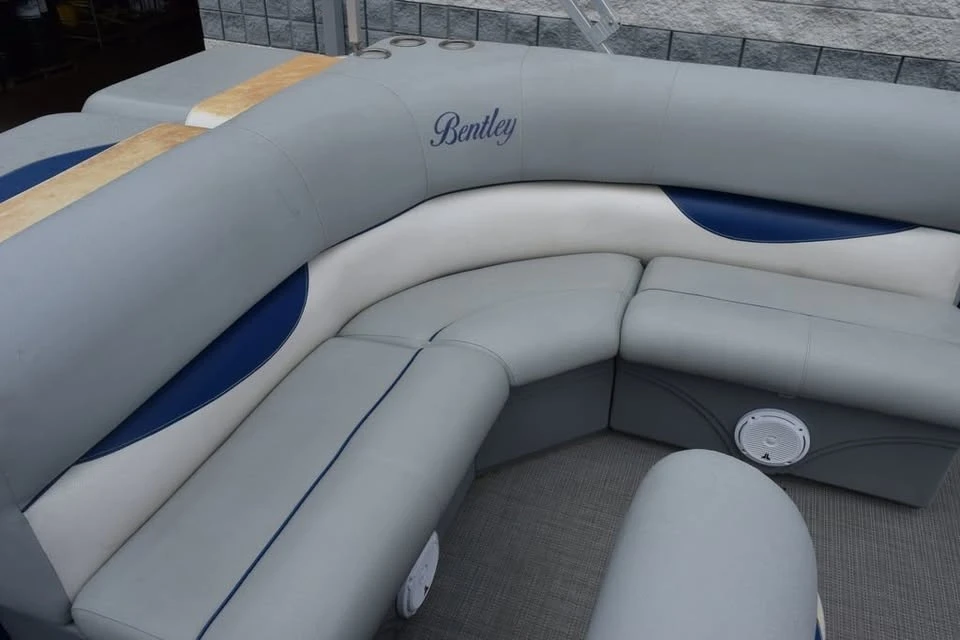 2017 Bentley - Image 8 of 17