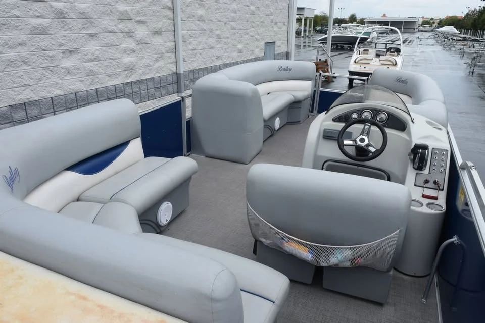 2017 Bentley - Image 7 of 17