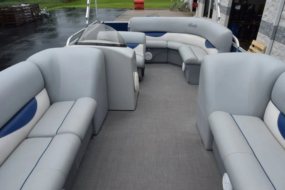 2017 Bentley - Image 13 of 17