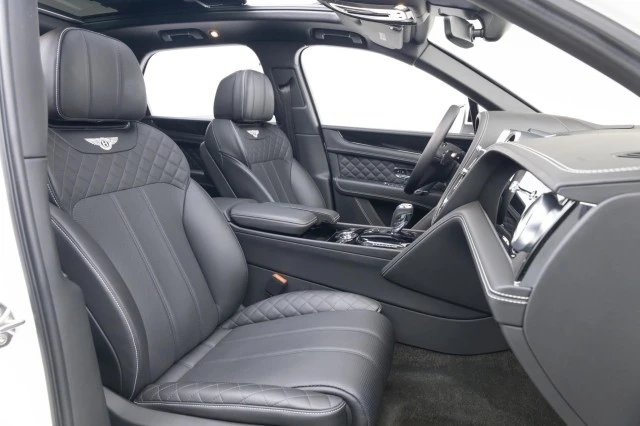 2017 Bentley Bentayga - Image 4 of 4