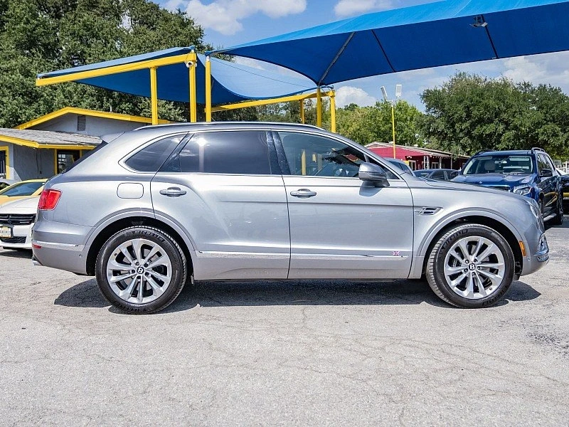 2017 Bentley Bentayga - Image 3 of 13