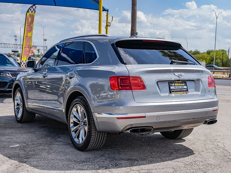 2017 Bentley Bentayga - Image 6 of 18