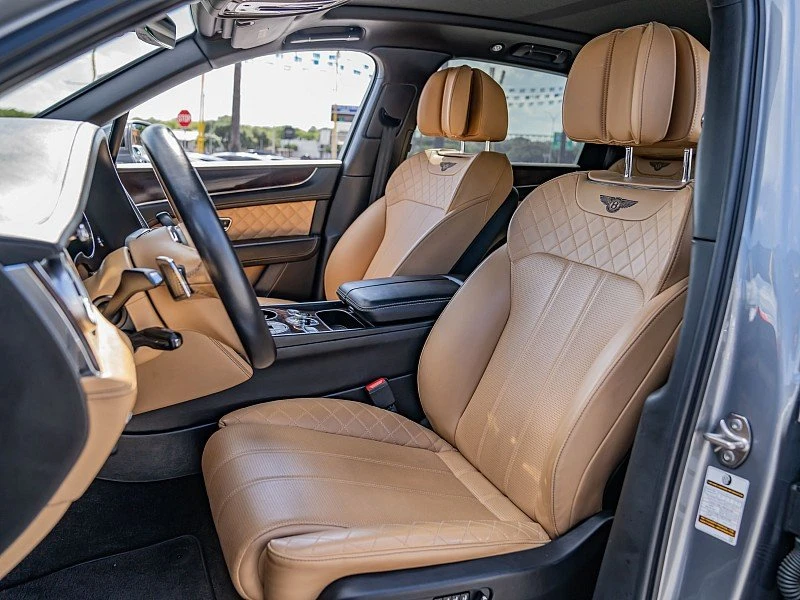 2017 Bentley Bentayga - Image 16 of 18