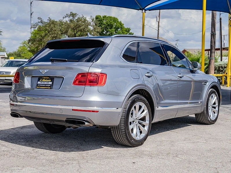 2017 Bentley Bentayga - Image 4 of 18
