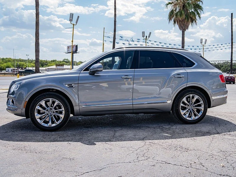2017 Bentley Bentayga - Image 7 of 18