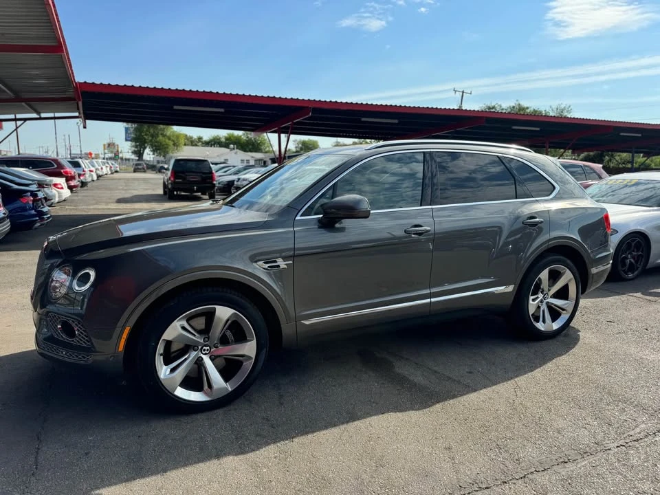 2017 Bentley Bentayga - Image 3 of 13