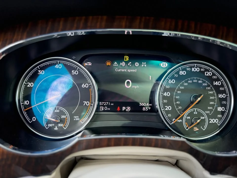 2017 Bentley Bentayga - Image 9 of 14