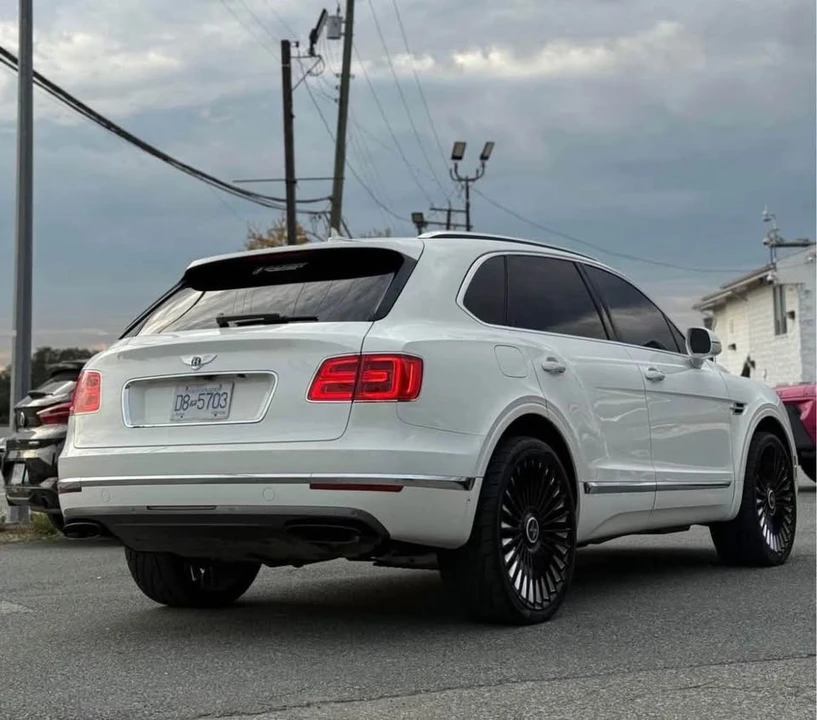 2017 Bentley Bentayga - Image 2 of 10
