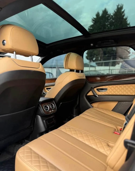 2017 Bentley Bentayga - Image 8 of 10