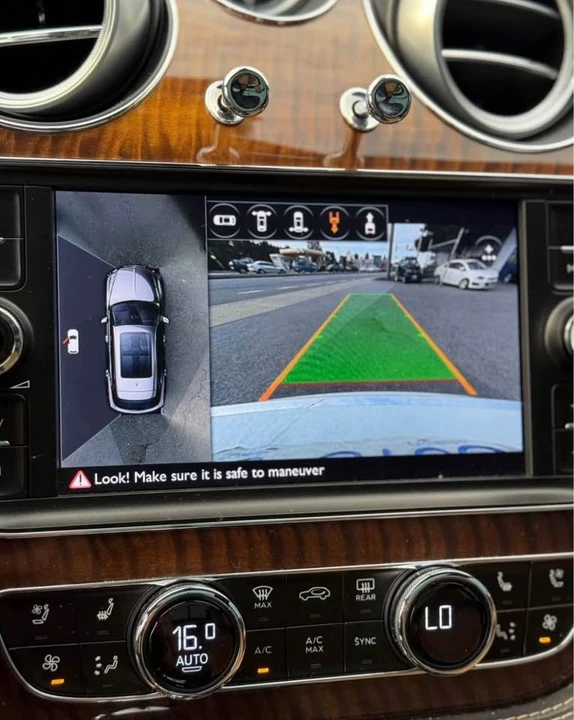 2017 Bentley Bentayga - Image 10 of 10