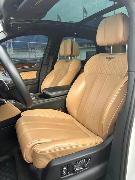 2017 Bentley Bentayga - Image 13 of 17