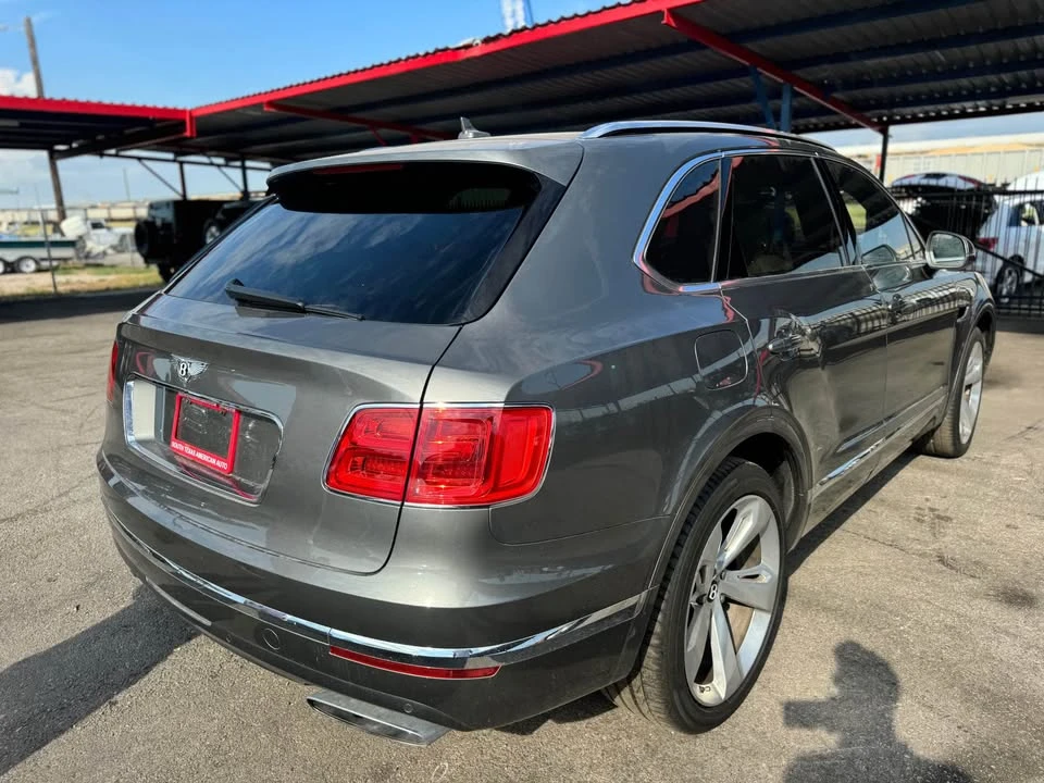 2017 Bentley Bentayga - Image 5 of 13