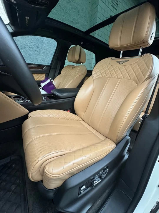 2017 Bentley Bentayga - Image 7 of 9