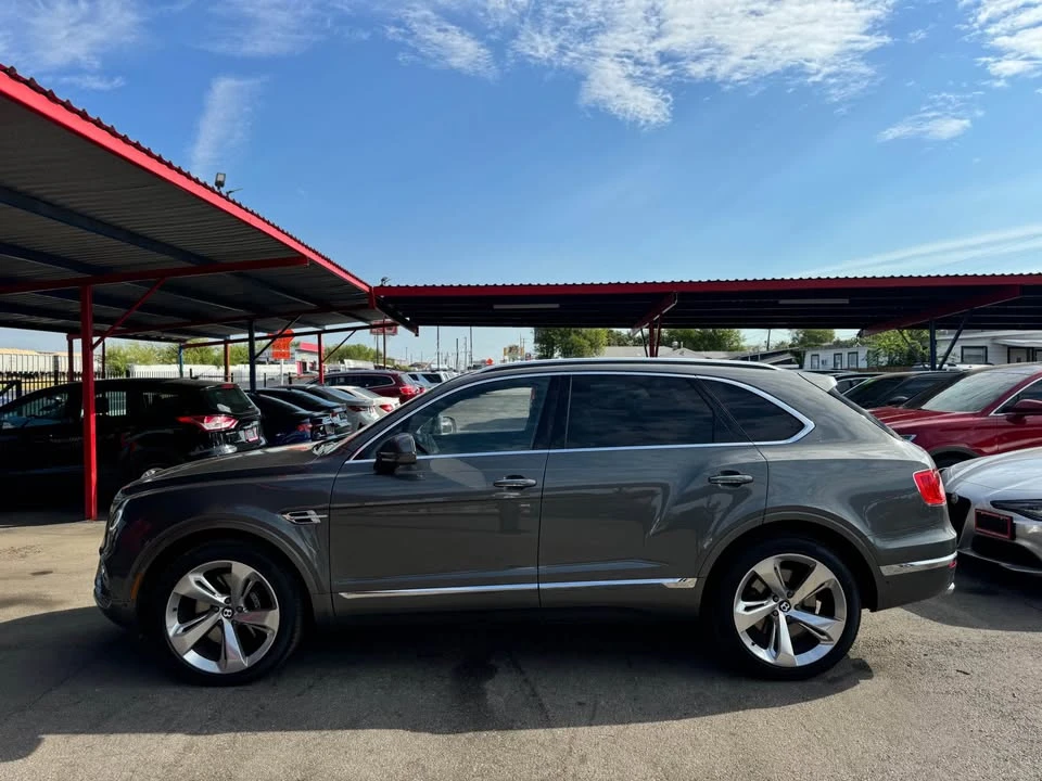 2017 Bentley Bentayga - Image 13 of 13