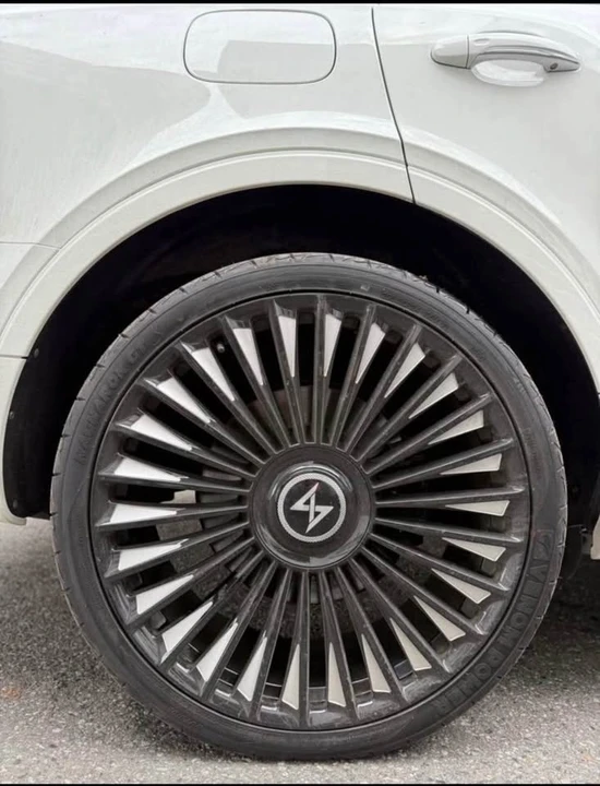 2017 Bentley Bentayga - Image 5 of 7