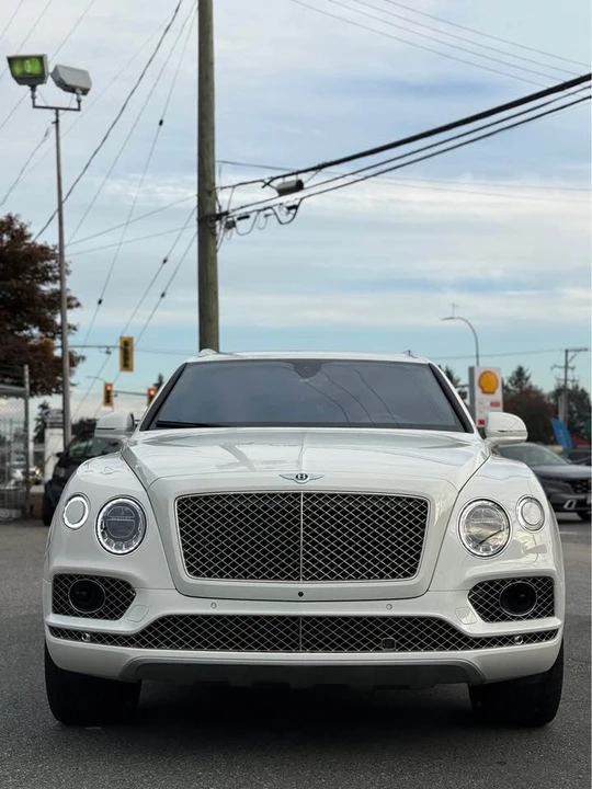 2017 Bentley Bentayga - Image 2 of 9