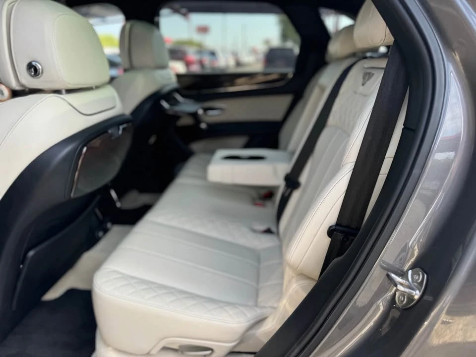 2017 Bentley Bentayga - Image 6 of 13