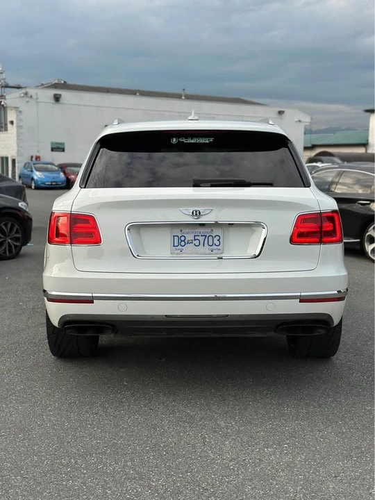 2017 Bentley Bentayga - Image 3 of 17