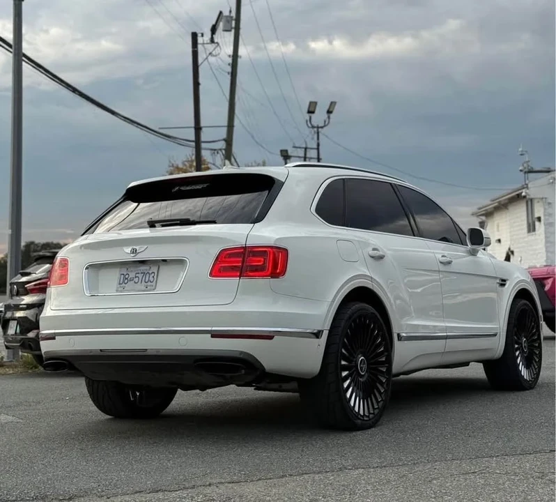 2017 Bentley Bentayga - Image 2 of 10