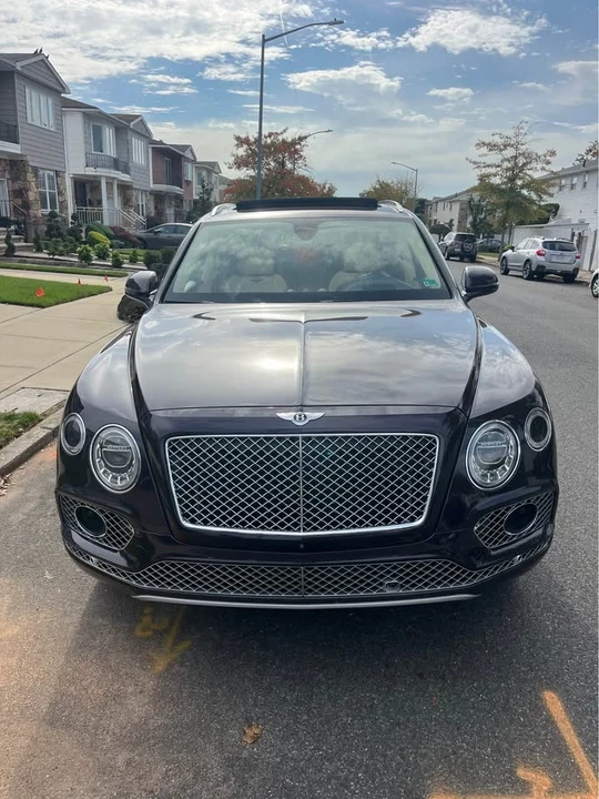 2017 Bentley Bentayga - Image 5 of 13