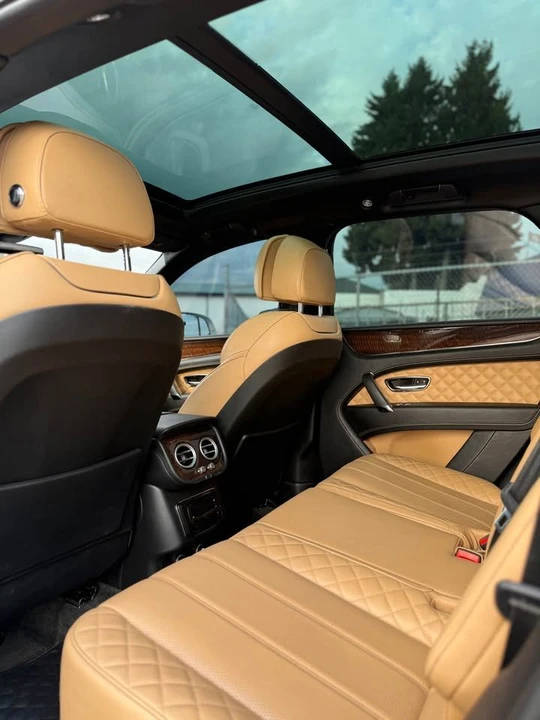 2017 Bentley Bentayga - Image 8 of 9